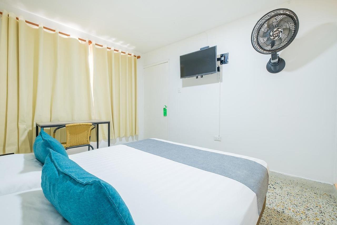Casa De Pinos Hotel Bucaramanga Exteriör bild